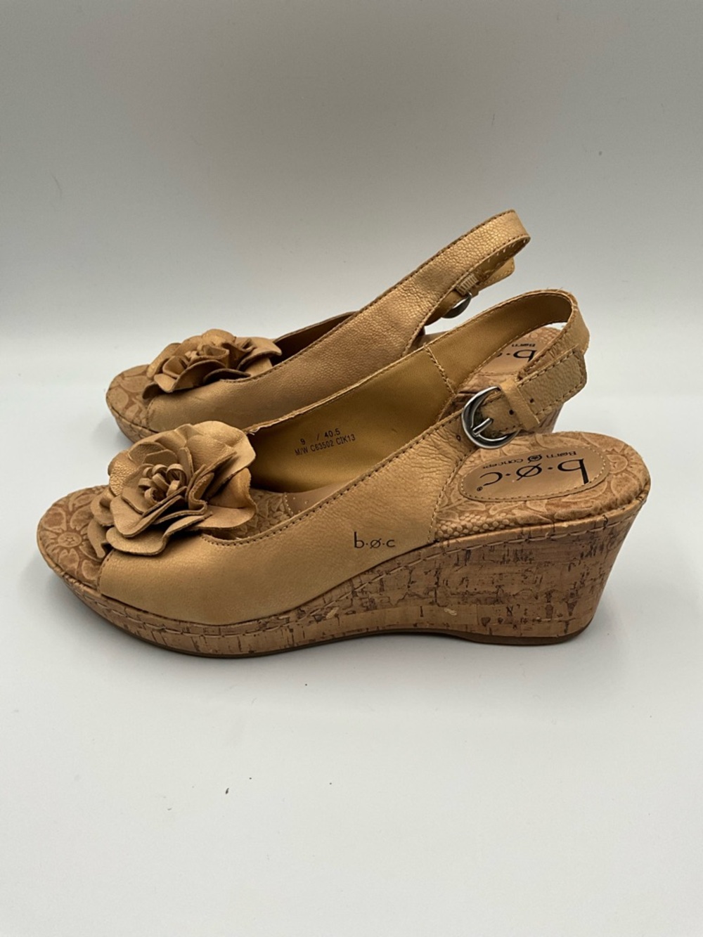 b.o.c. Wedges Size 9 Tan Women’s Tan Floral Slingback Cork Wedges